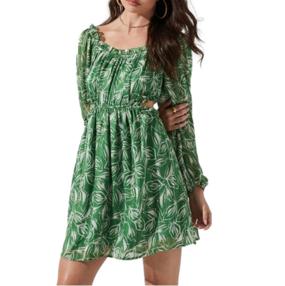 𝅺new ASTR the Label Ruffle Square Neck Side Cutout Mini Dress S - Picture 1 of 9